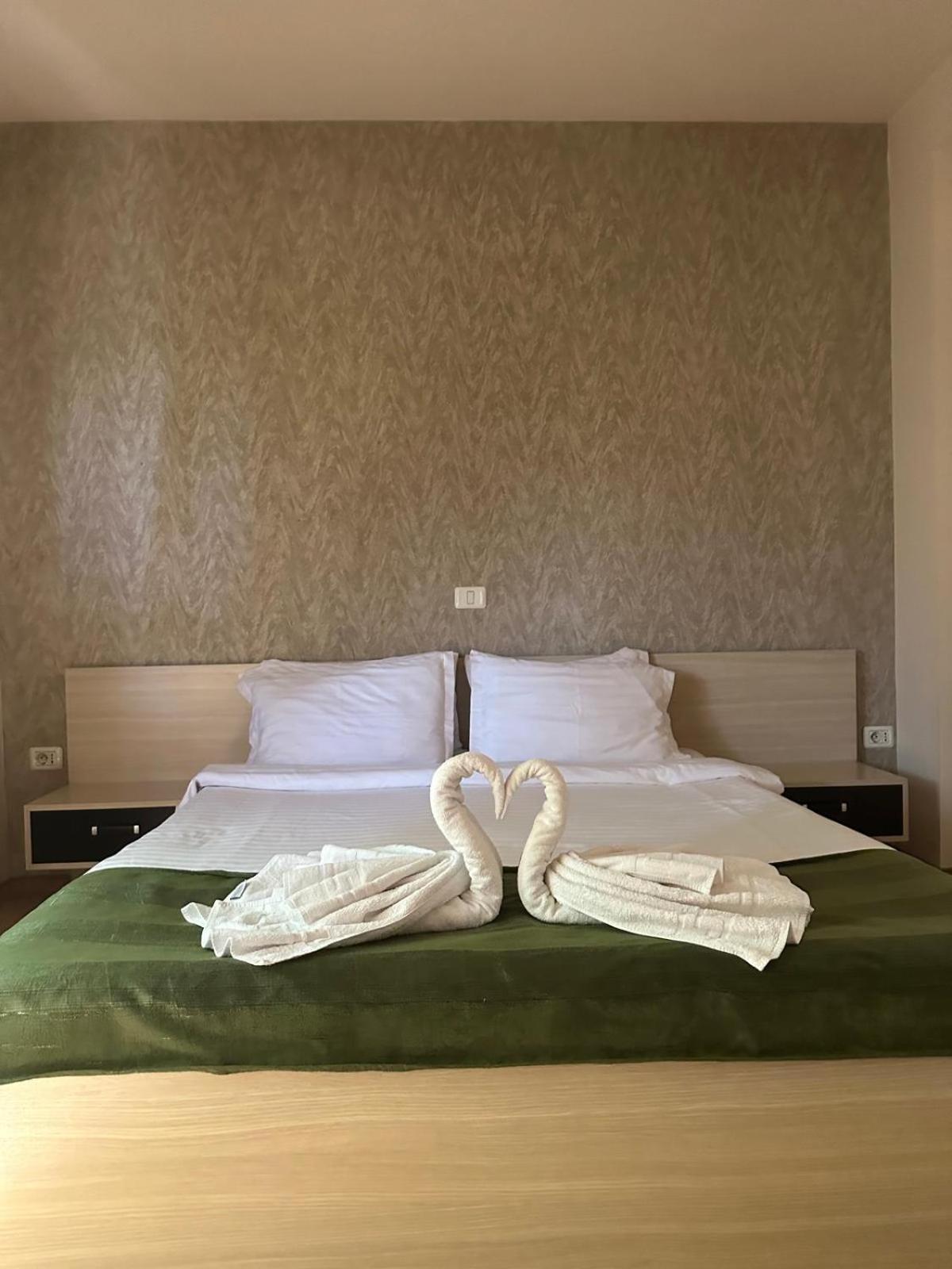 Hotel Davos Deva Esterno foto