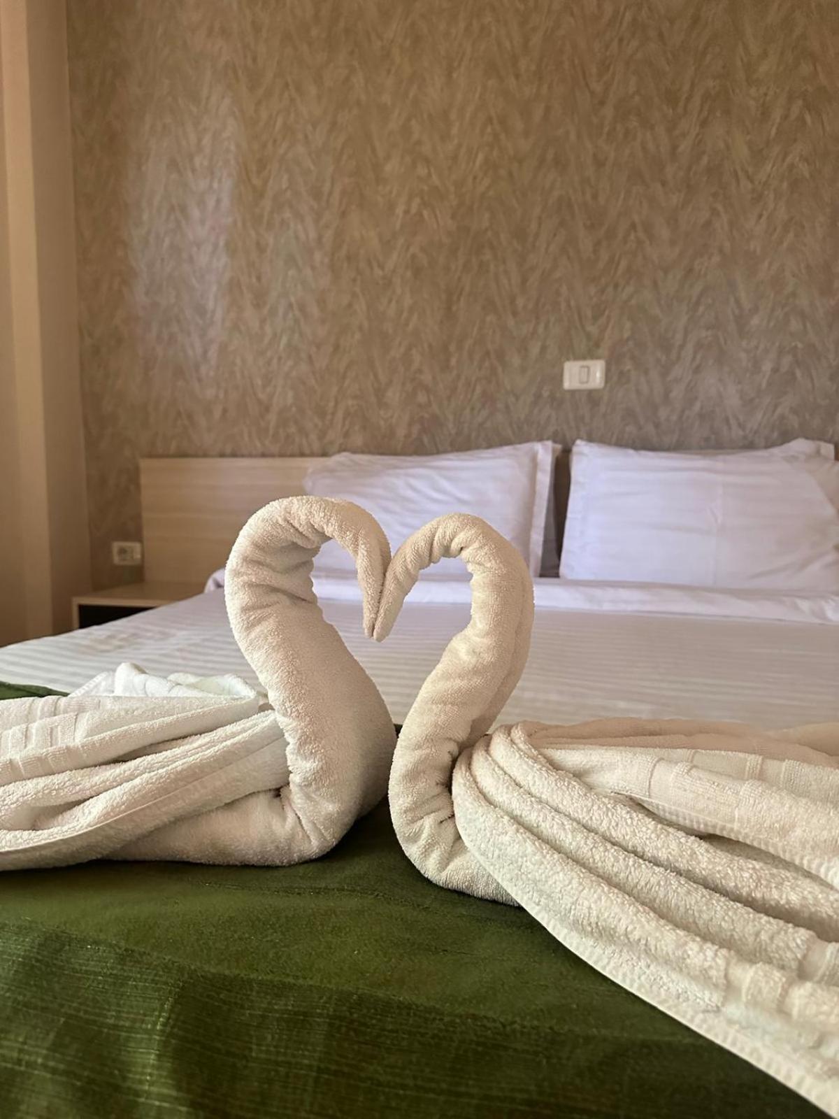 Hotel Davos Deva Esterno foto