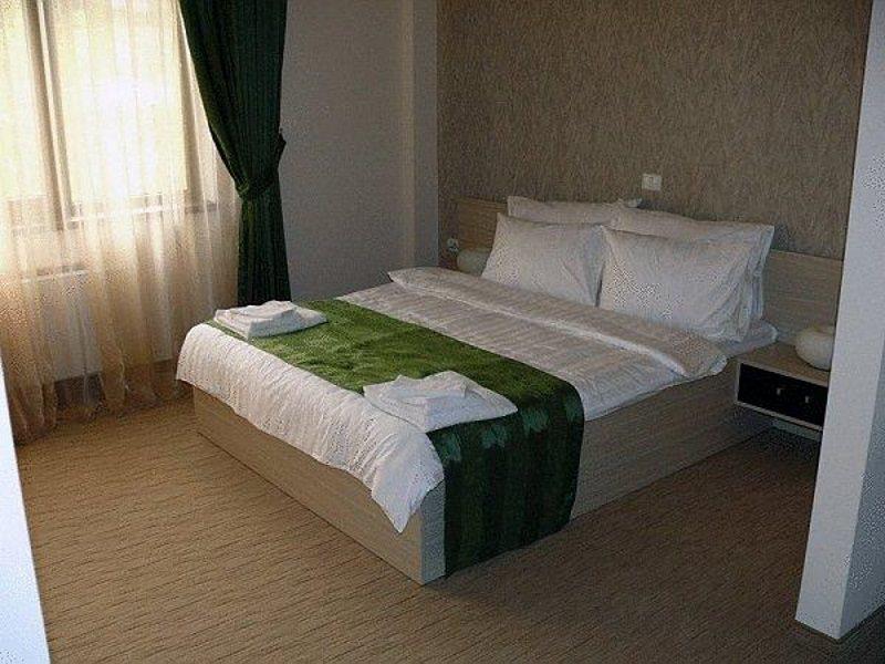 Hotel Davos Deva Esterno foto