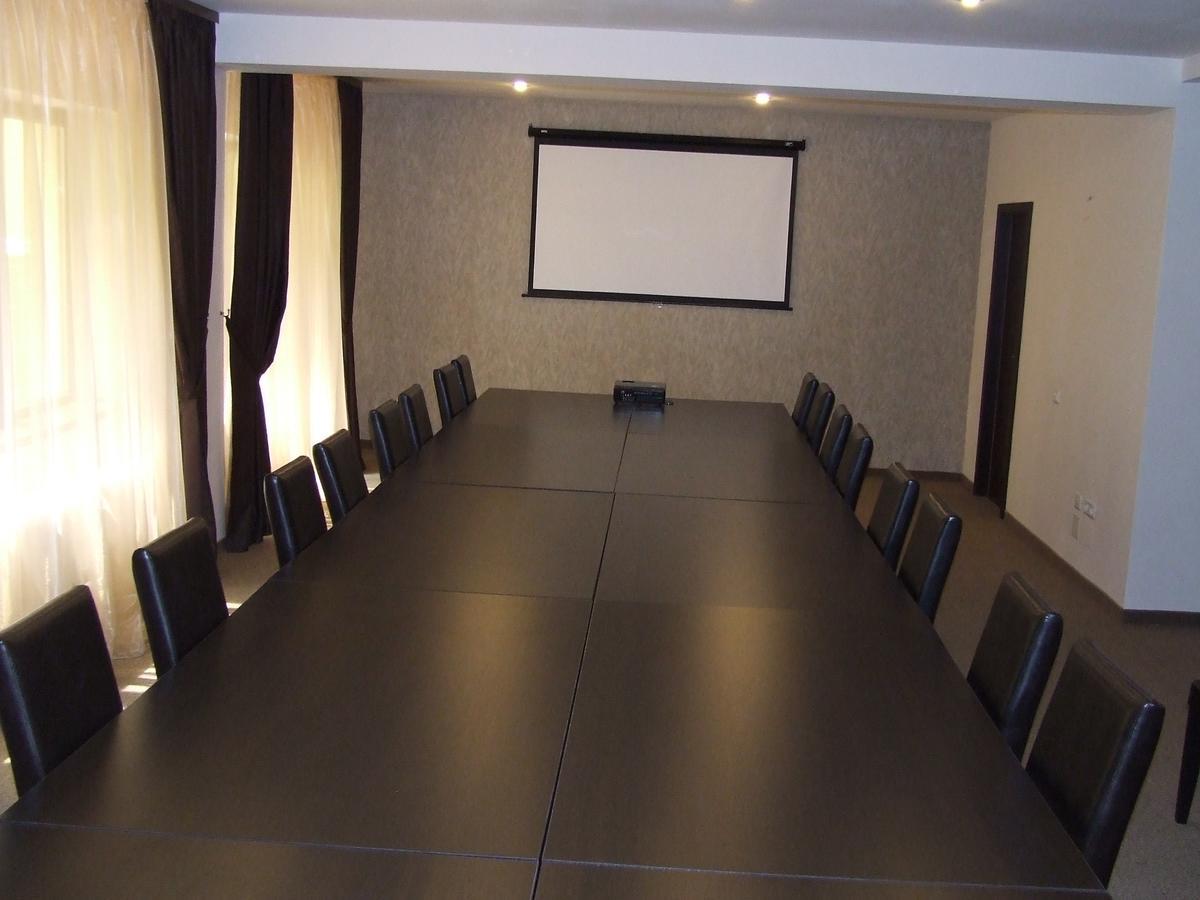 Hotel Davos Deva Esterno foto